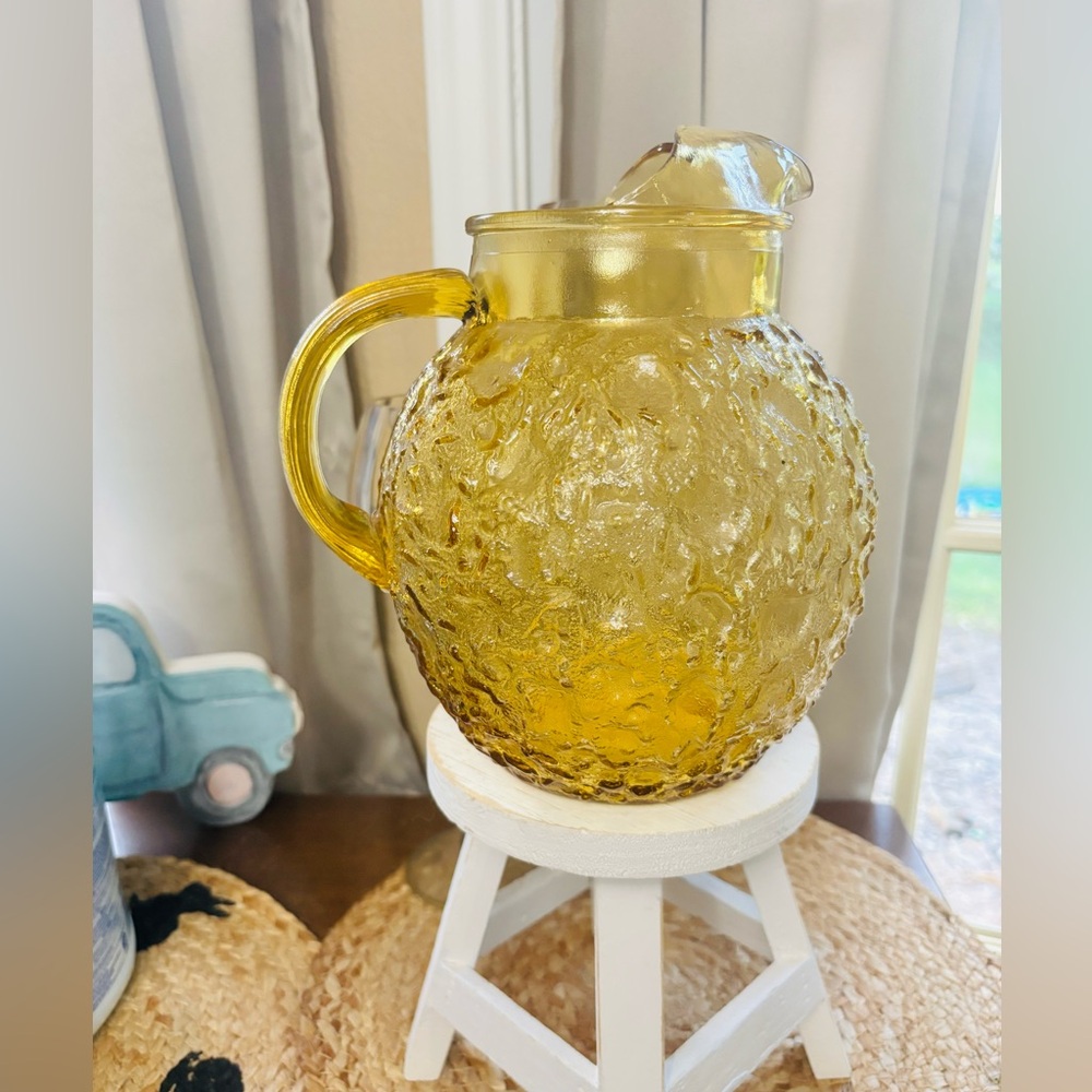 Vintage ANCHOR HOCKING 96 Oz Pitcher HONEY GOLD Milano aka Lido